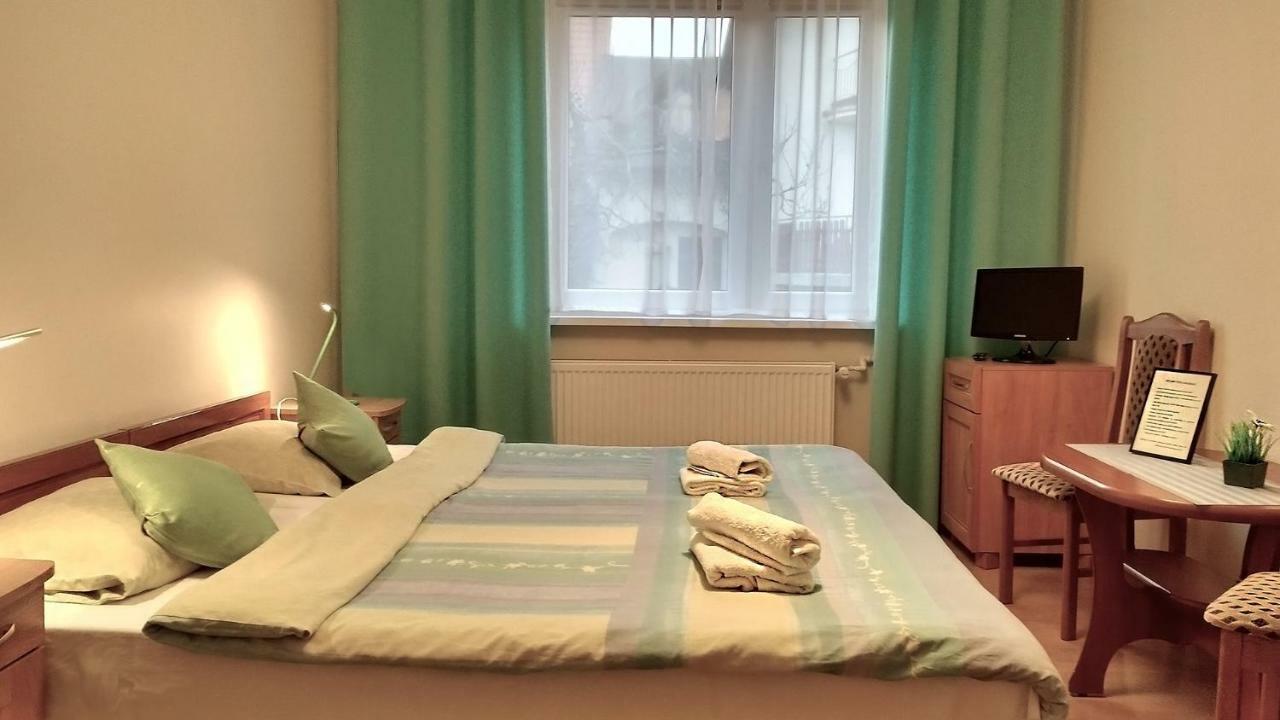 Pod Jarzebina Apartment Torun Exterior photo